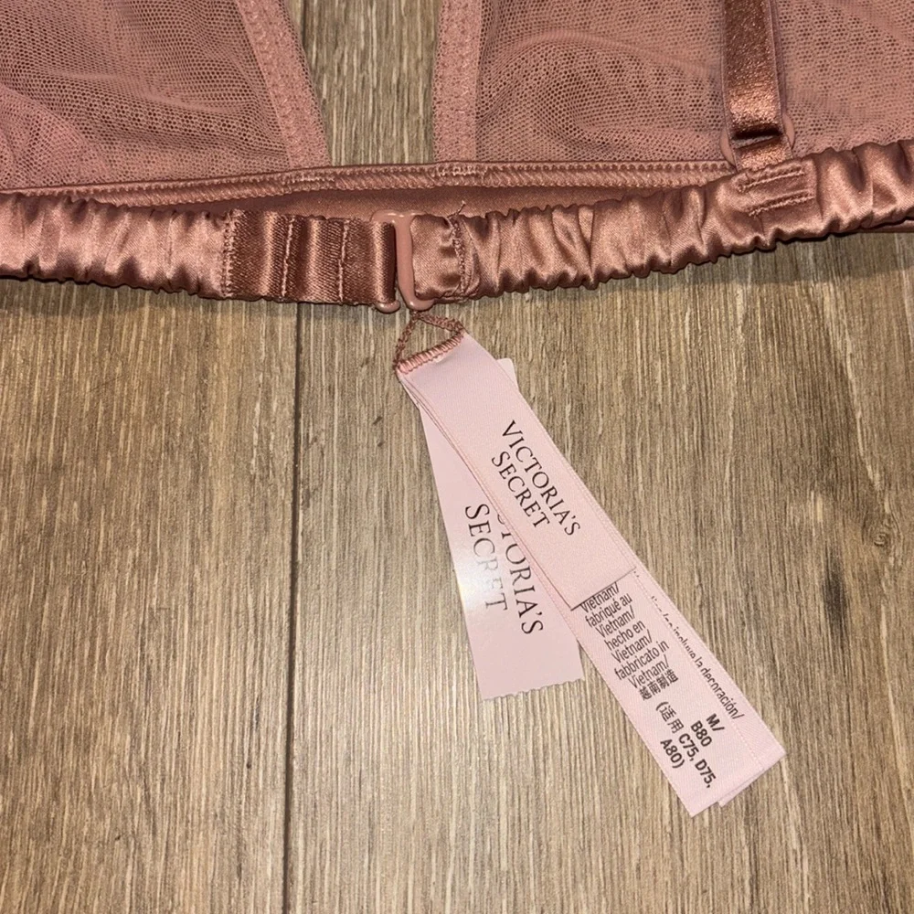 Victoria’s Secret Sheer Shine Strap Bra